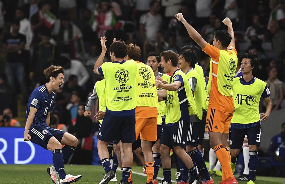 黄健翔评日本赢德国,日本2比1逆转德国黄健翔