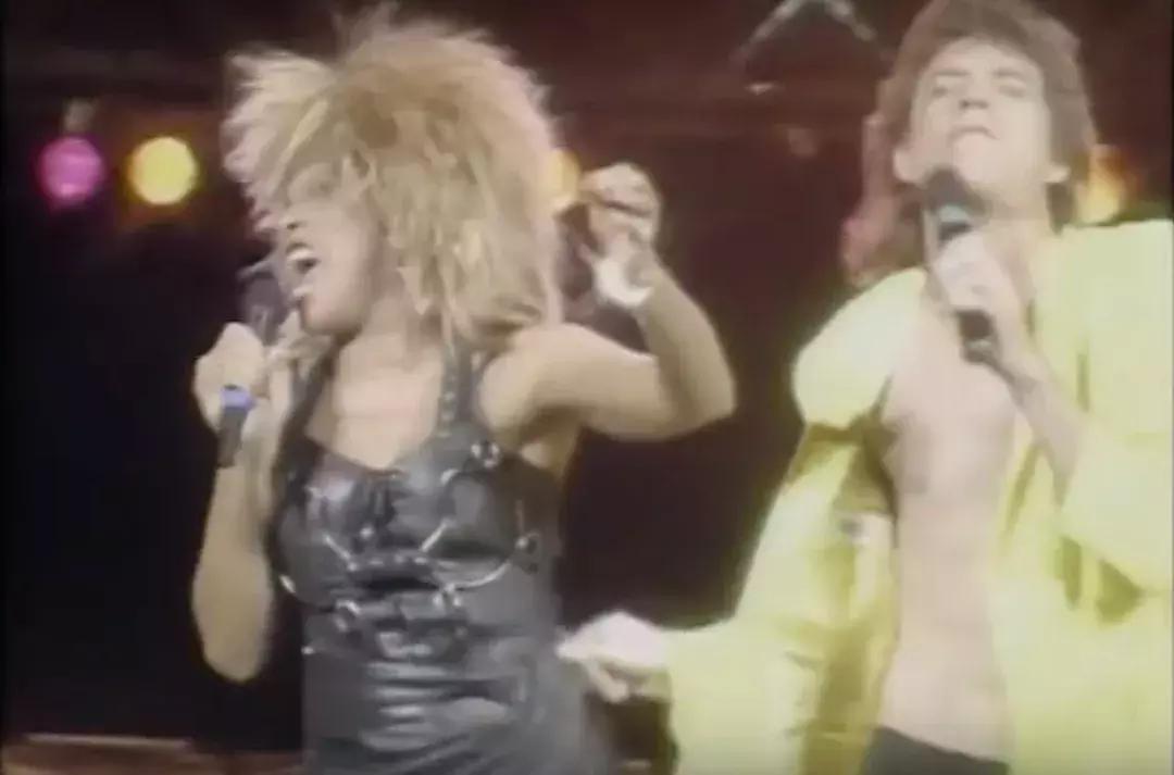 1983两个人歌曲,1983两个人歌曲原唱