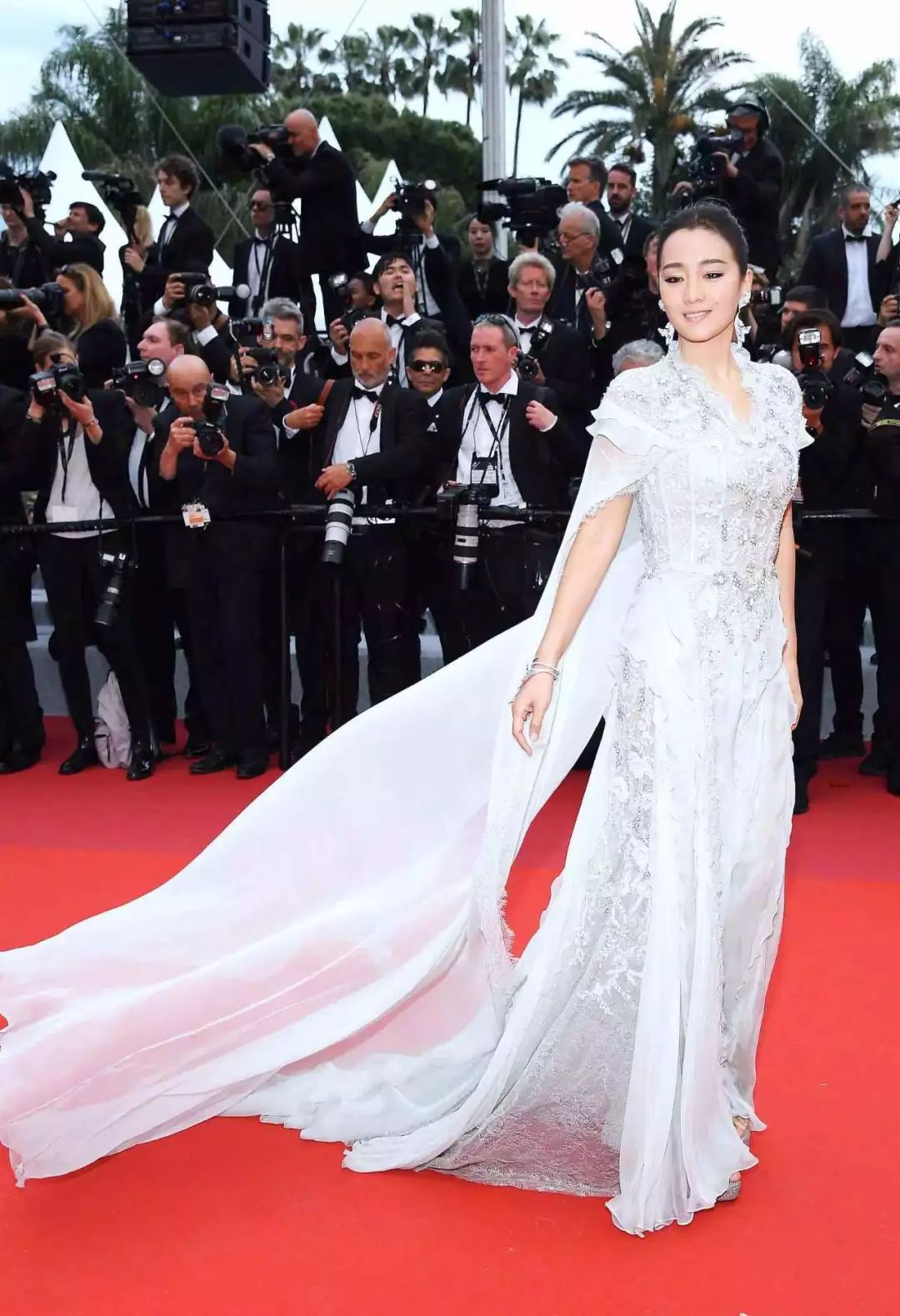 十八线网红戛纳红毯,十八线抖音网红