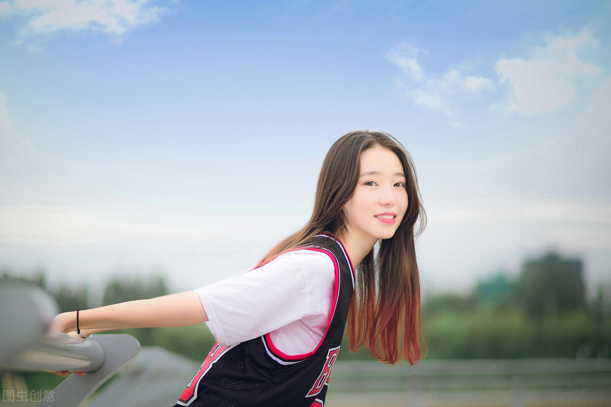 头发几种颜色怎么染均匀,染过头发的再次自己染怎么上色