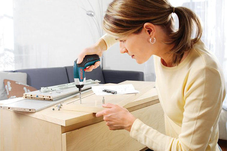 家里没有适合螺丝刀怎么拆解,家居安装电动螺丝刀推荐