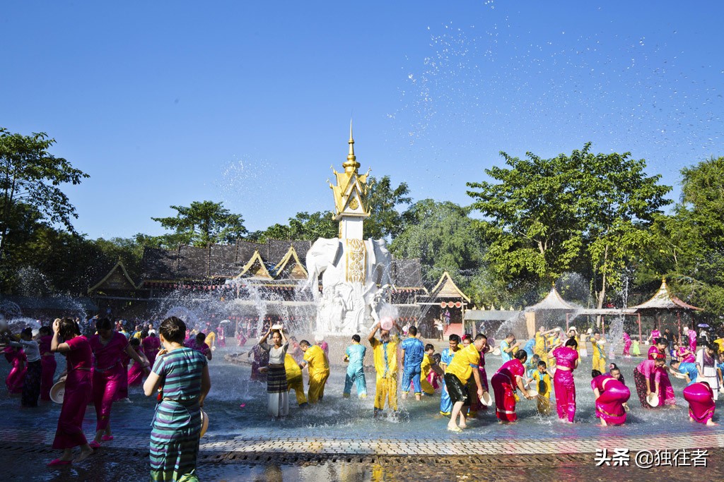版纳傣族泼水节象脚鼓音乐,傣族新年泼水节西双版纳景洪