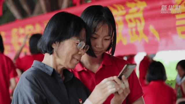 她才是你要疼爱的人的说说,她才是我们心中的英雄