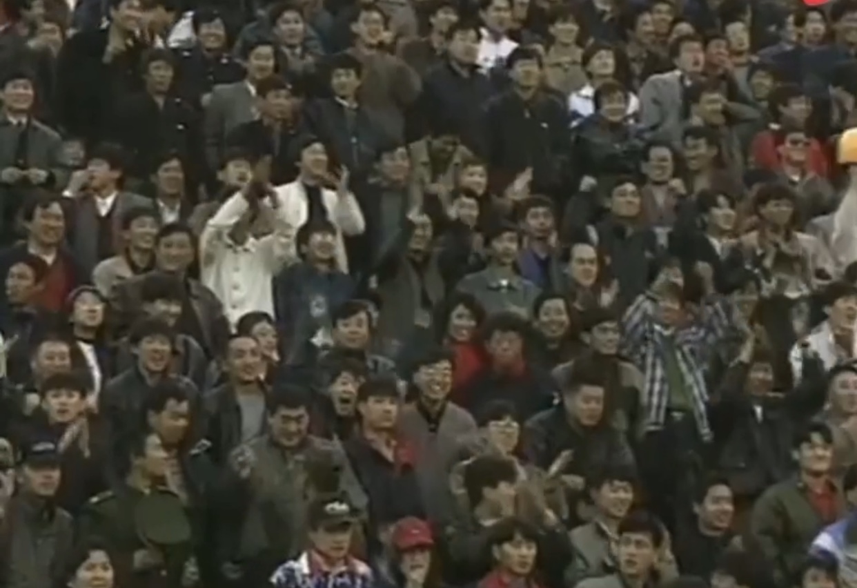 回首“延边保卫战”，1996赛季最为惊心动魄、波澜壮阔！大家还记得看台上的打火机吗？