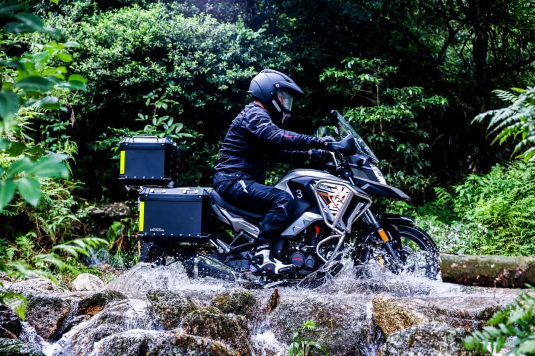 新款cb190x摩旅版需要改什么,cb190x猛鸷摩旅和标准版