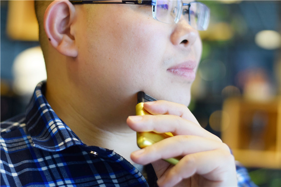 小米生态链推出变形金刚定制款剃须刀，399元的售价，你会买吗？