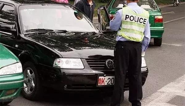 军车发生交通事故情况说明,军车与私家车发生交通事故