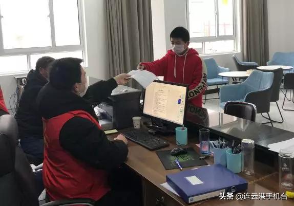 港城这个村社阵地变身“指挥所”“代购点”“宣传站”……