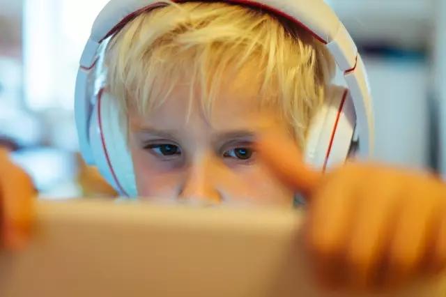 如何培养提升孩子的自律能力,如何培养孩子自律首先做到这三条