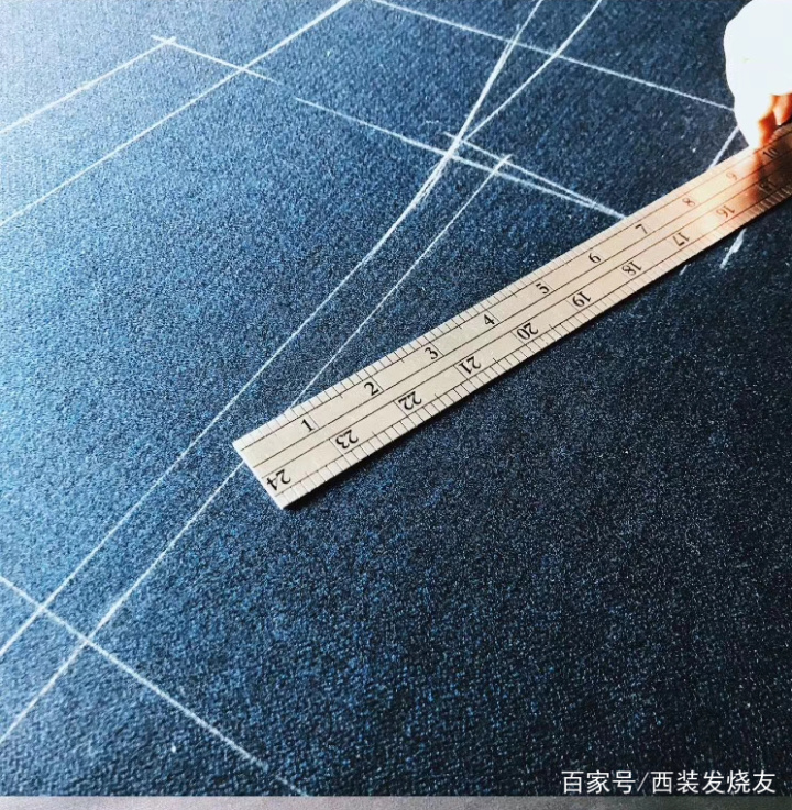 苏州西装定制,怎么辨别西装质量