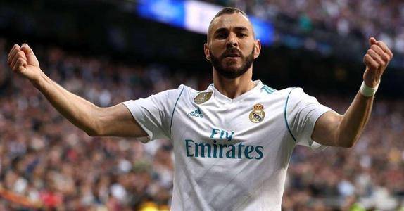 真君子！盘点足坛六大绅士：莱因克尔一辈子0黄牌，本泽马0红牌