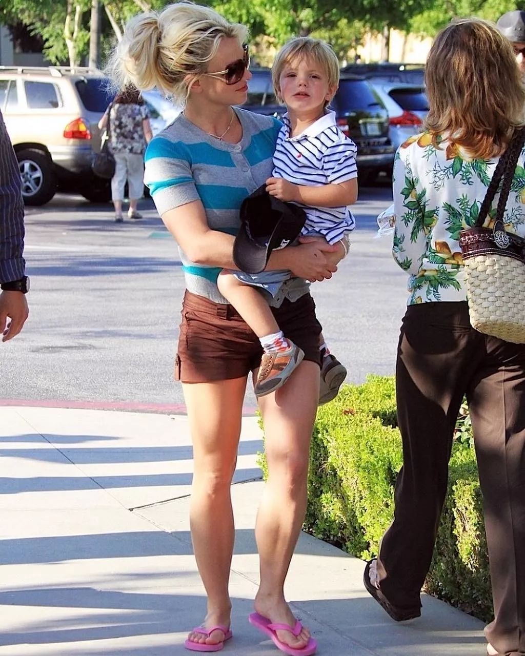 史上最节俭天后，网友扒出布兰妮的*服私**只卖10美元