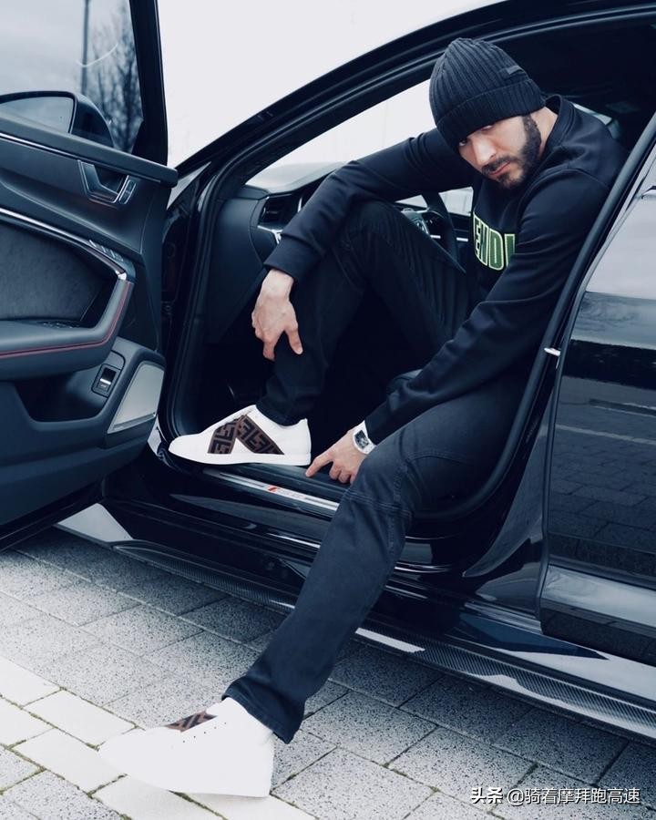 球场的战士,球场上的战士