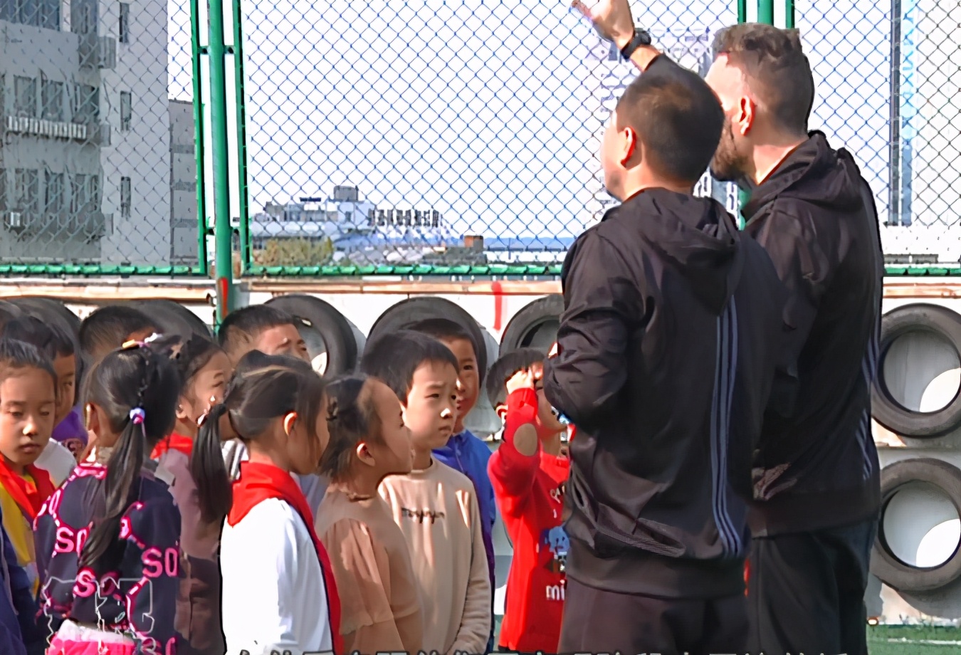 西班牙足球外教,西班牙足球外教进校园