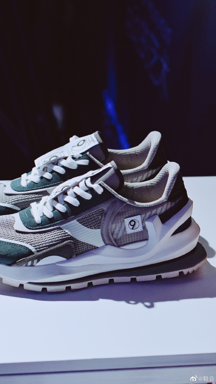 李宁时装周2018什么系列,李宁时装周帽子惹争议