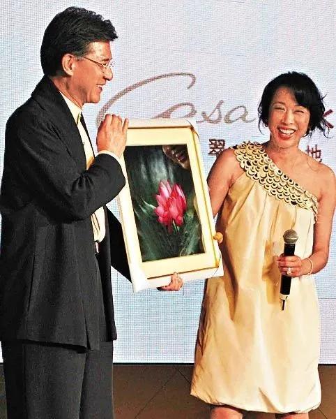 朱玲玲豪门贵妇 (香港豪门贵妇朱玲玲)