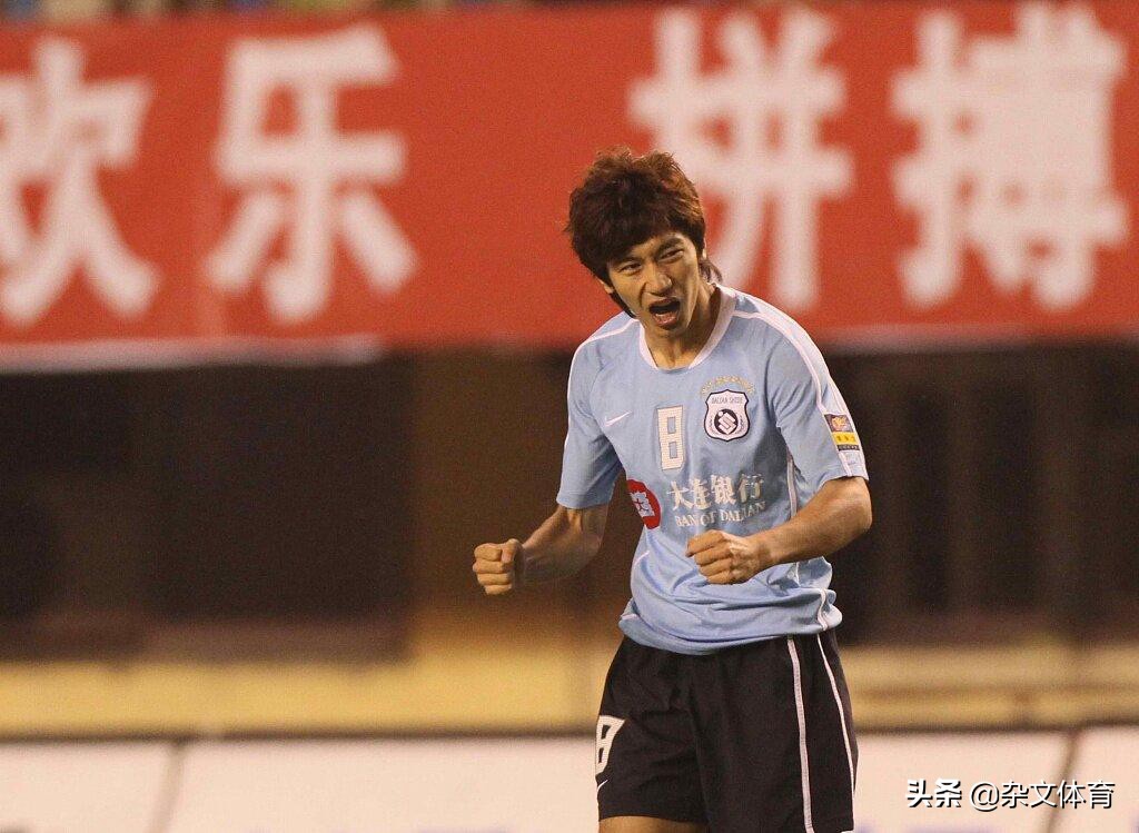 还没适应VAR！35岁国脚恶意踩踏后一脸无辜，不该如此犯规