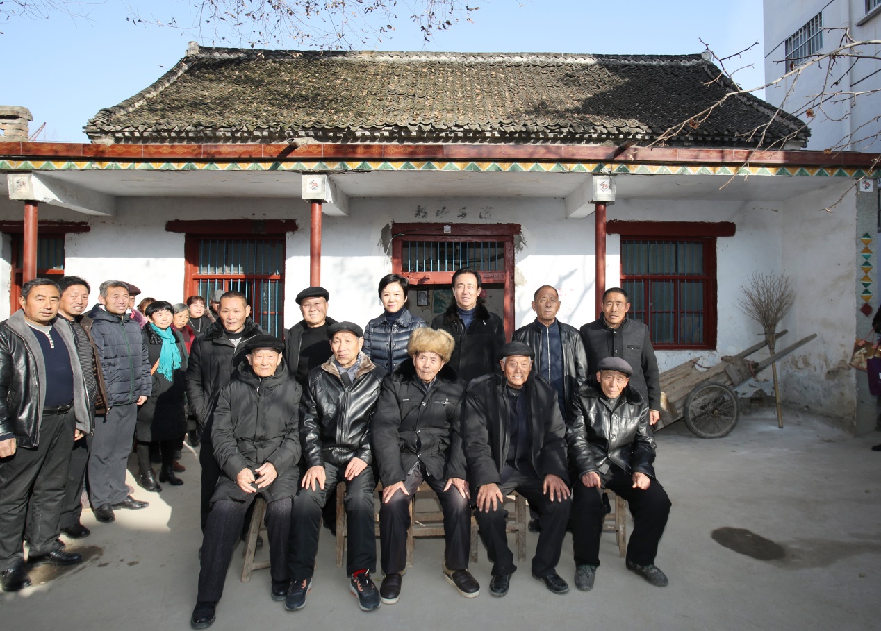 2018许家印回故乡视频,许家印回老家探亲再捐6.5亿