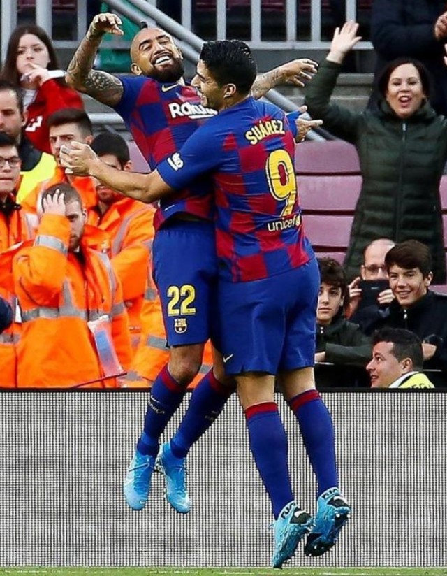 西甲巴萨4-0大胜格里兹曼,西甲巴萨4-0大胜拜仁