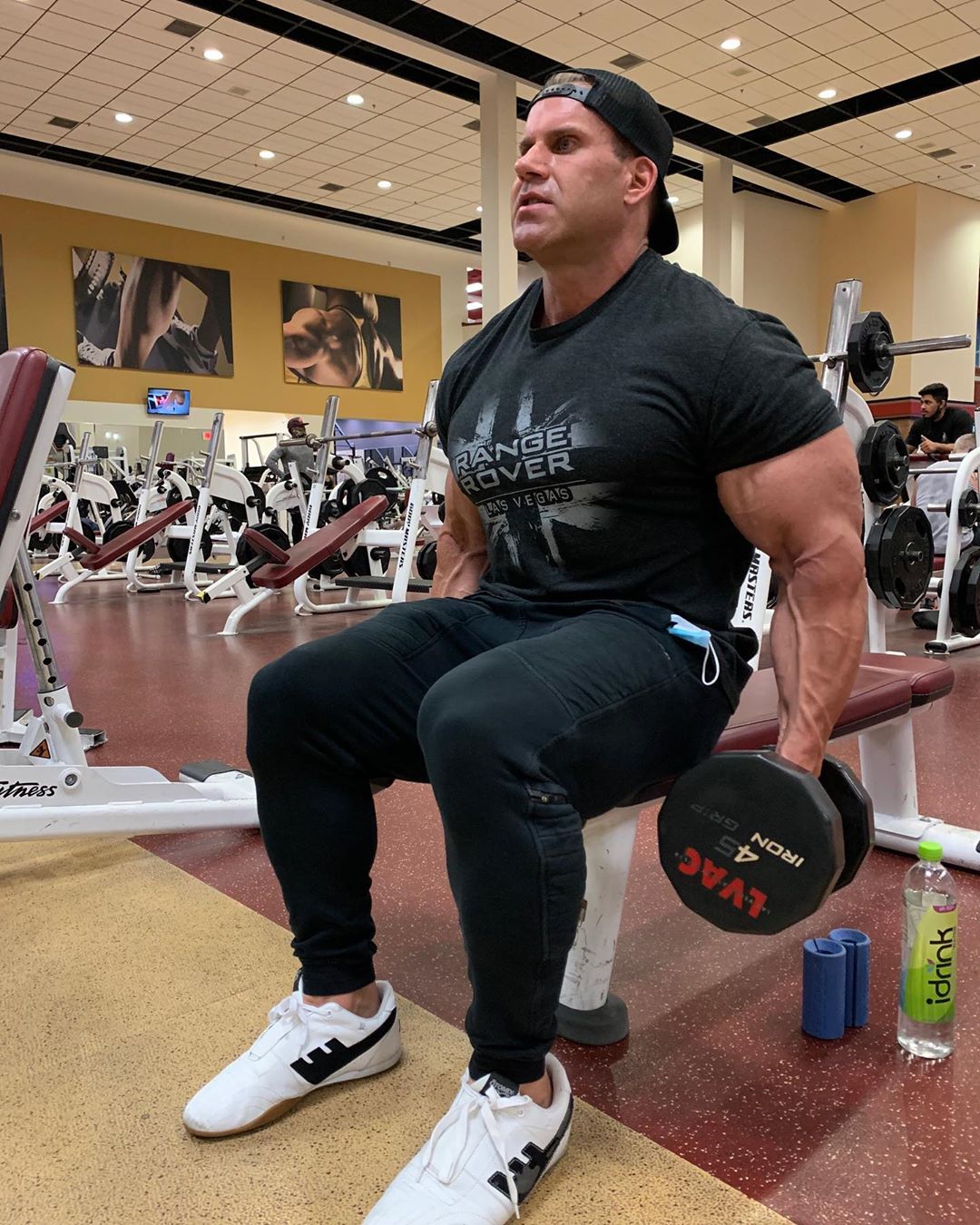 退役后坚持锻炼的球星,退役八年的搏击运动员重新训练