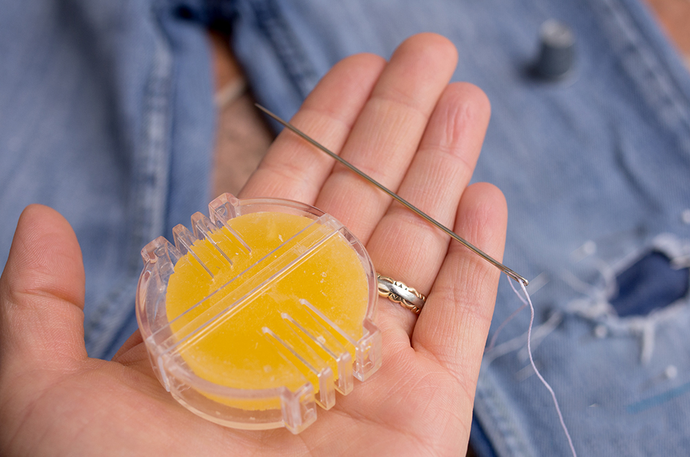 牛仔裤破怎么缝教程,牛仔裤弄破边怎样弄