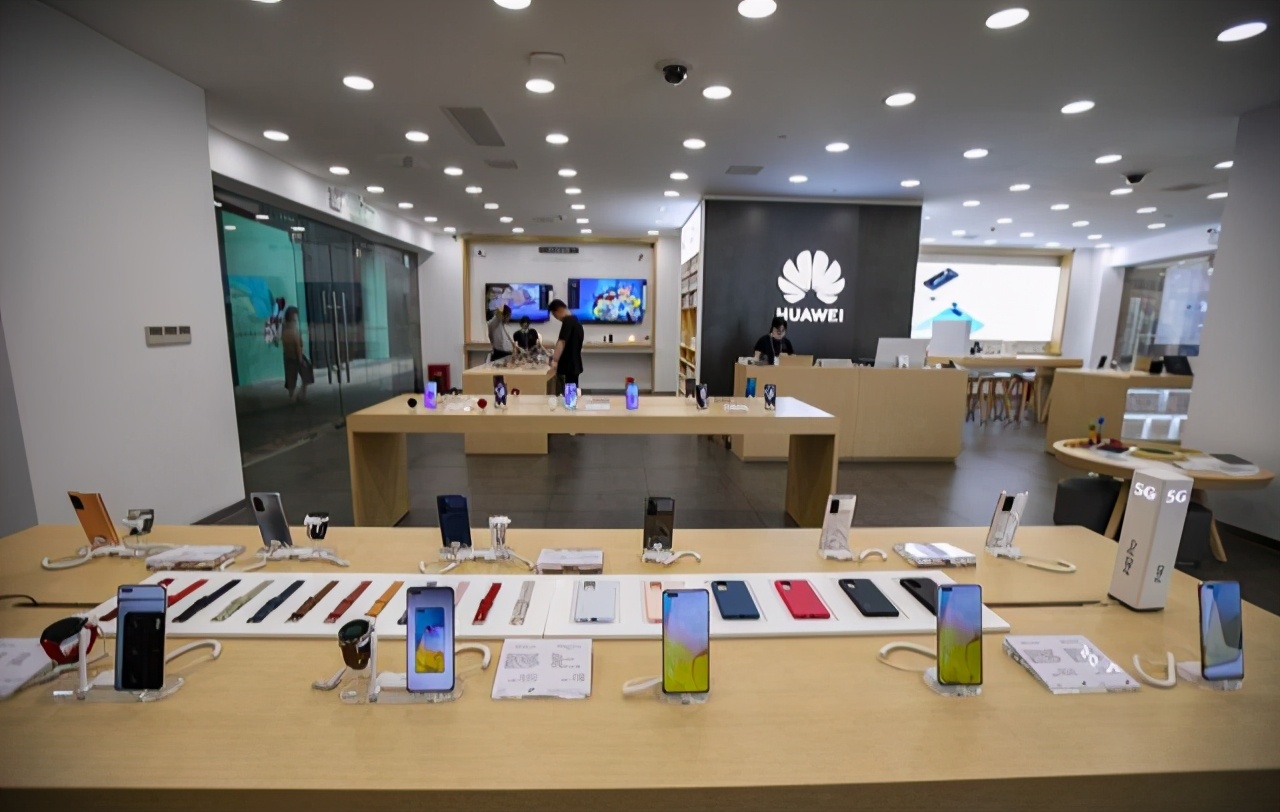 网购手机和实体店手机价格区别,网购手机和实体店哪个更划算