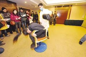 空姐体检是男人检查吗,空姐每年都要体检吗