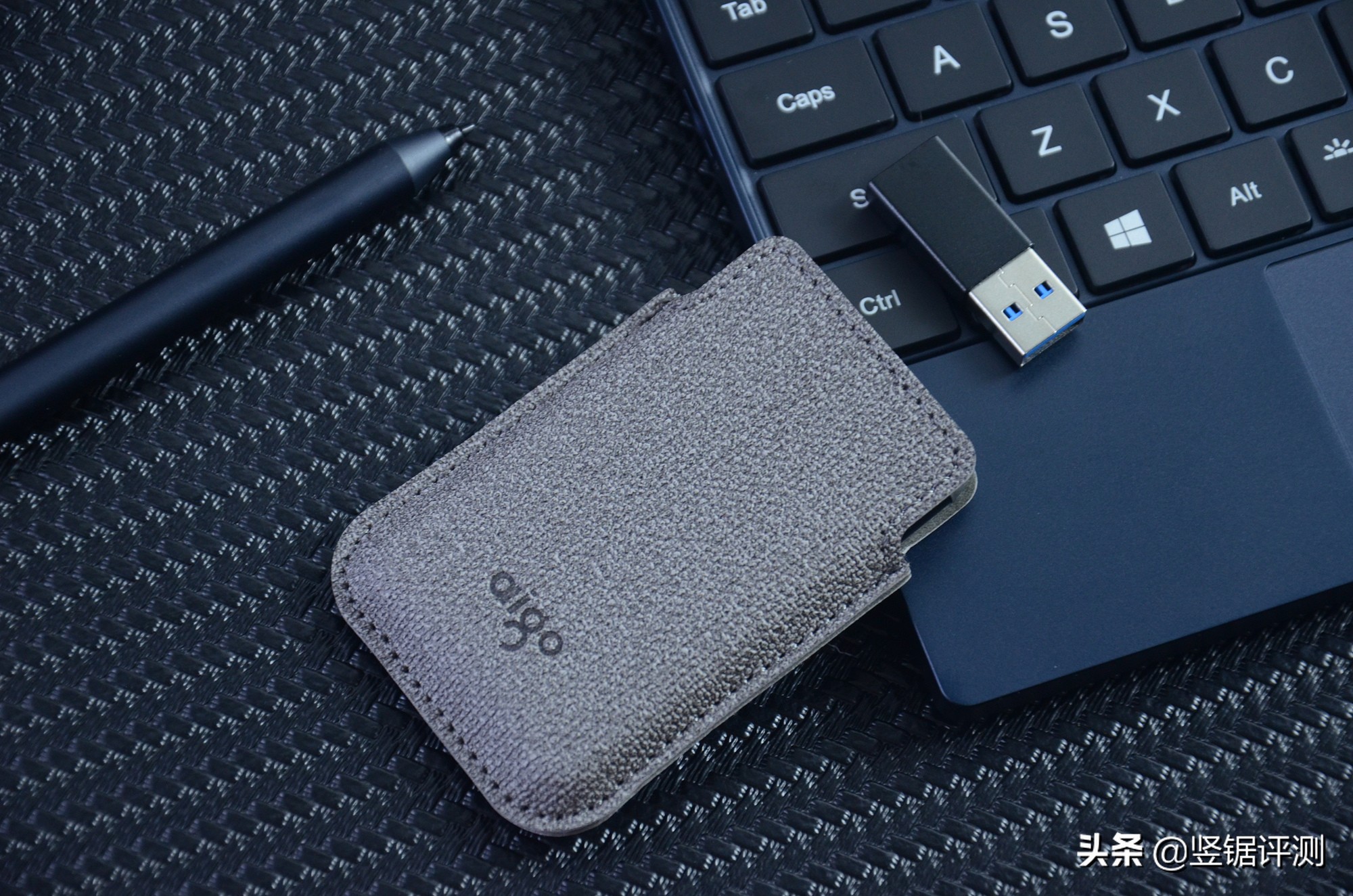 爱国者aigos7pro512g移动固态硬盘,爱国者aigo2tbssd固态硬盘评测