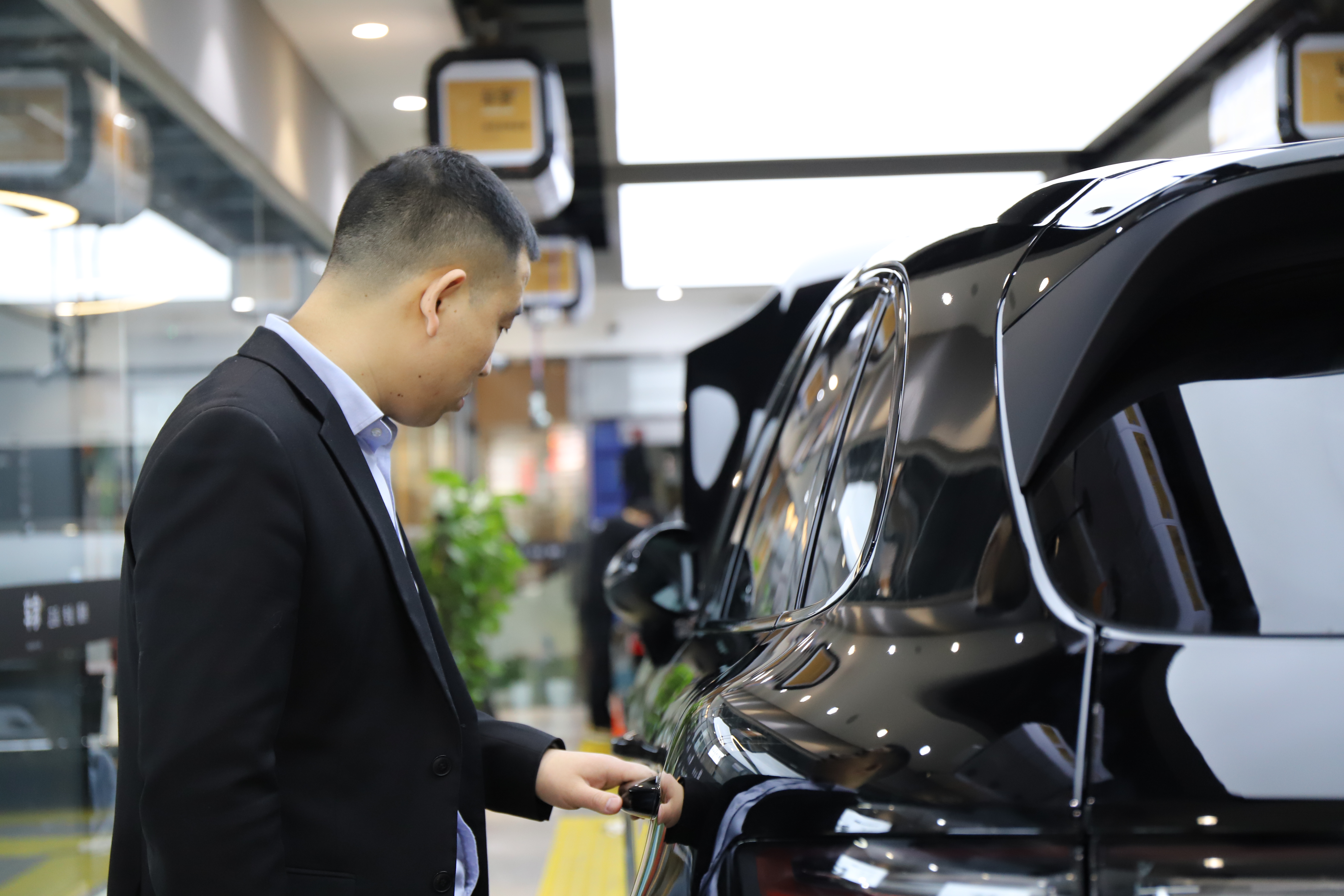 汽车玻璃太阳膜贴膜流程,汽车贴膜前你应该理解的贴膜真相