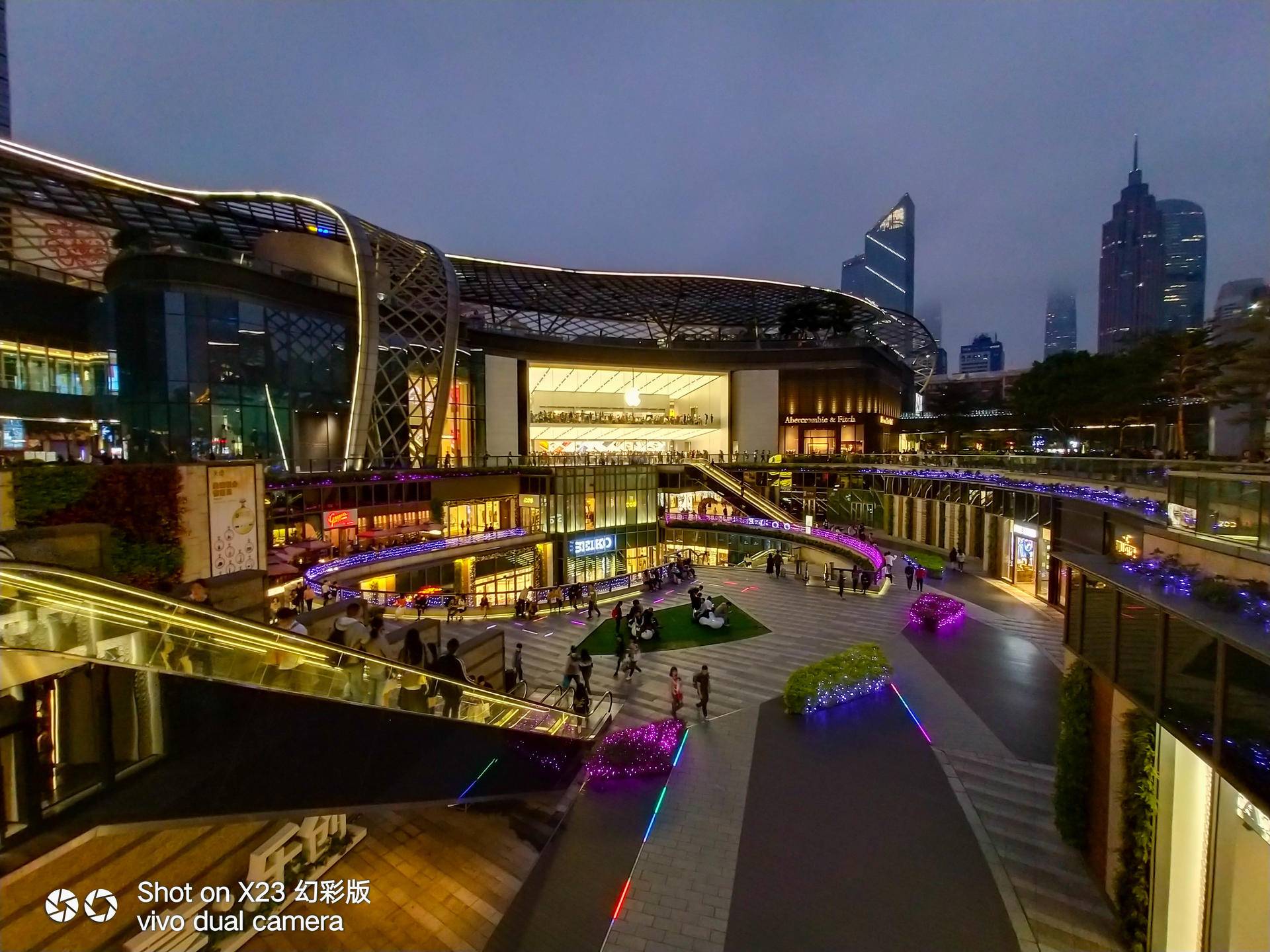 vivox23幻彩版到底是什么颜色,vivox23幻彩版蓝色图片