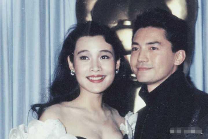 67岁尊龙近照曾是亚洲最美男子,69岁尊龙近照身材走样