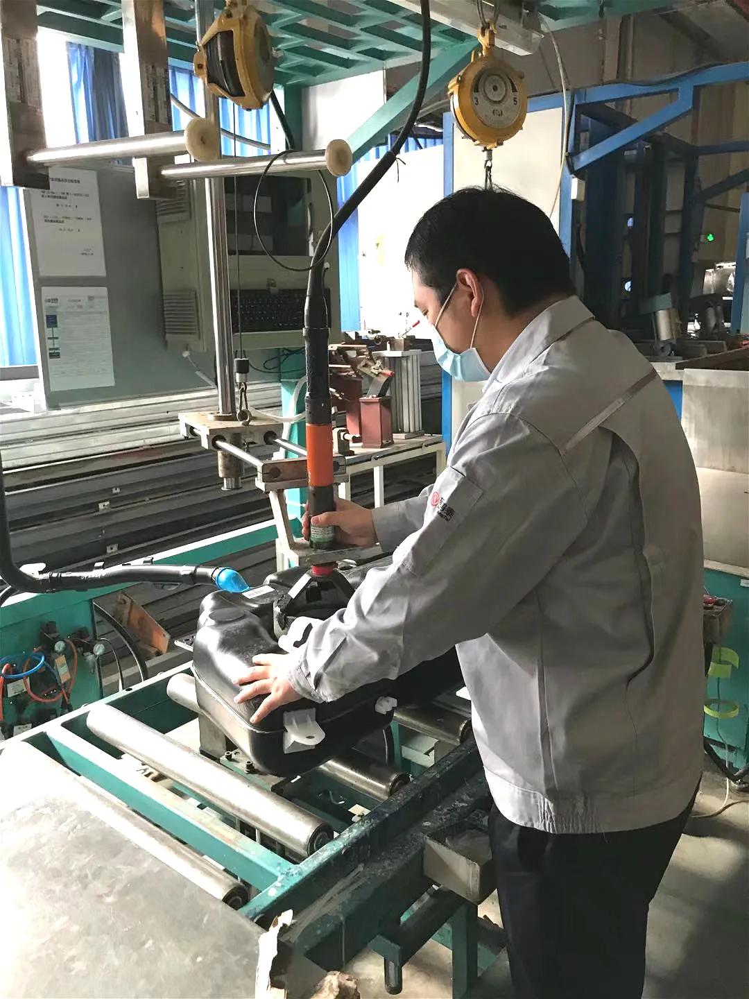 决战四季度铆足干劲全力冲刺,决战四季度打赢攻坚战