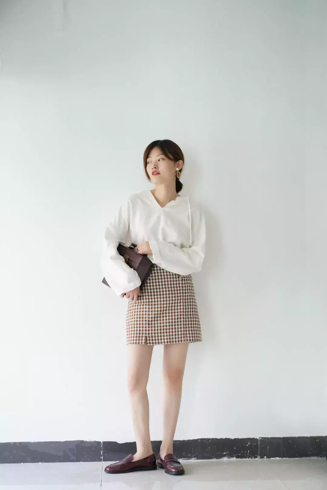 买回来的压箱底衣服,压箱底的旧衣服这样穿一秒变时髦