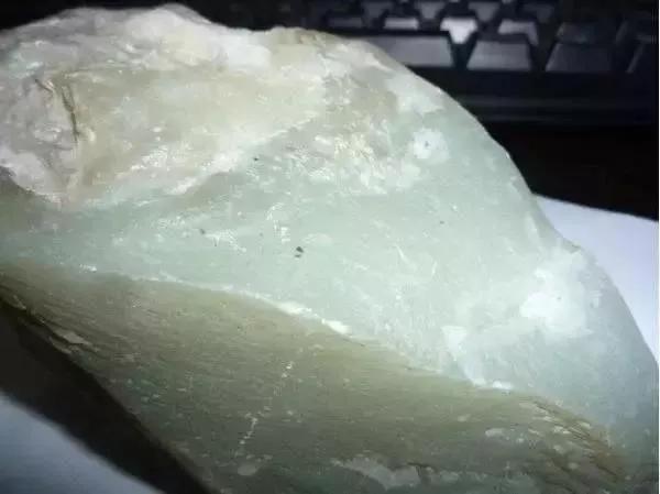 石头玉的鉴别,一块石头一块玉