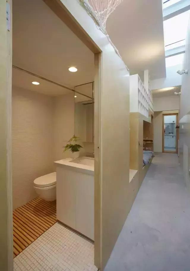 北京一家5口19平米老房子,北京人一家三口12.8平方蜗居