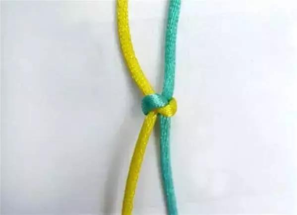 单绳隔珠打结视频教程,手串伸缩加珠绳打结法