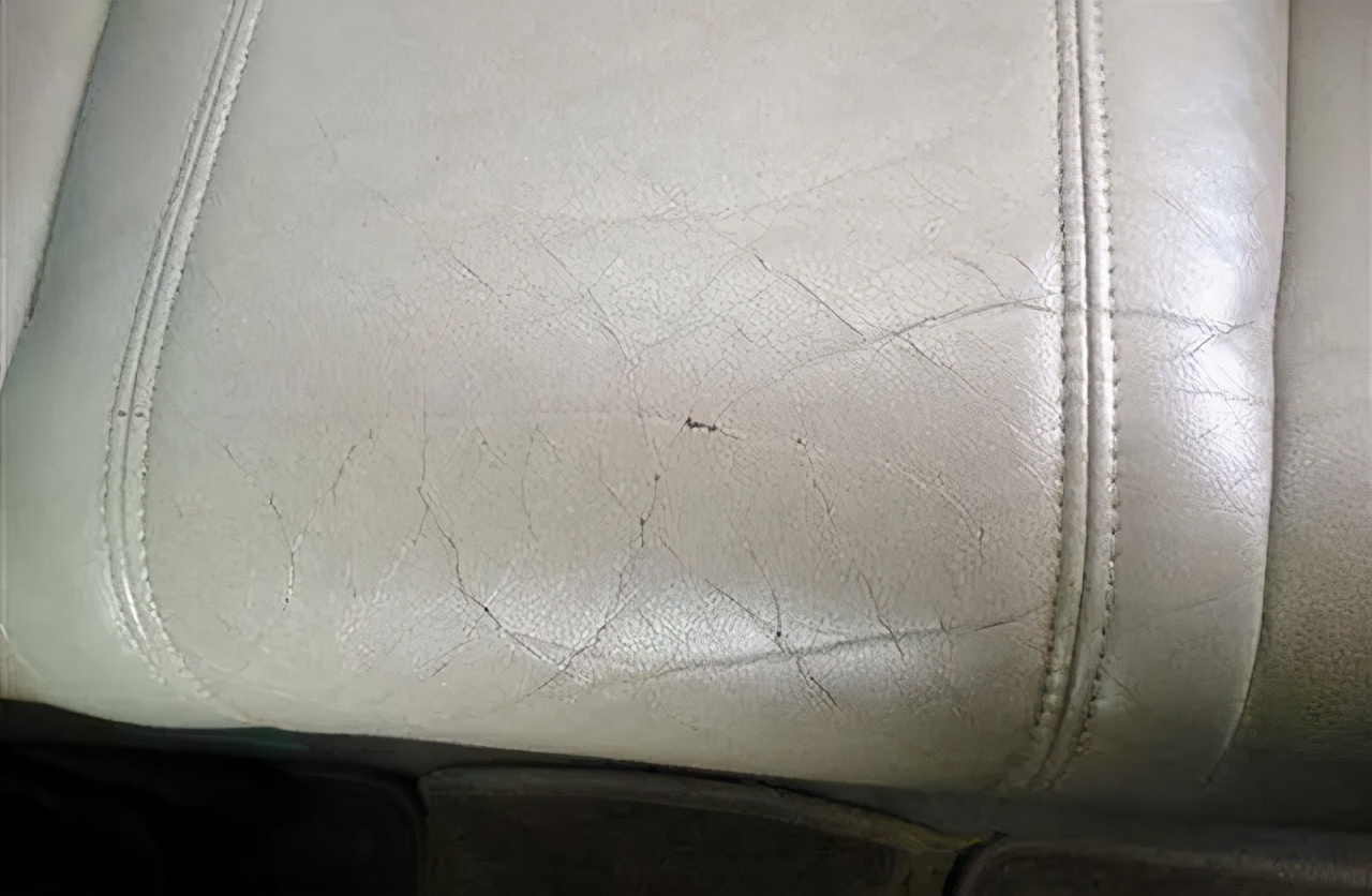 真皮座椅和织物座椅哪个更耐用,荣放真皮座椅好还是织物座椅好