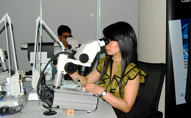 巨大蓝色的假钻石,巨大假钻石