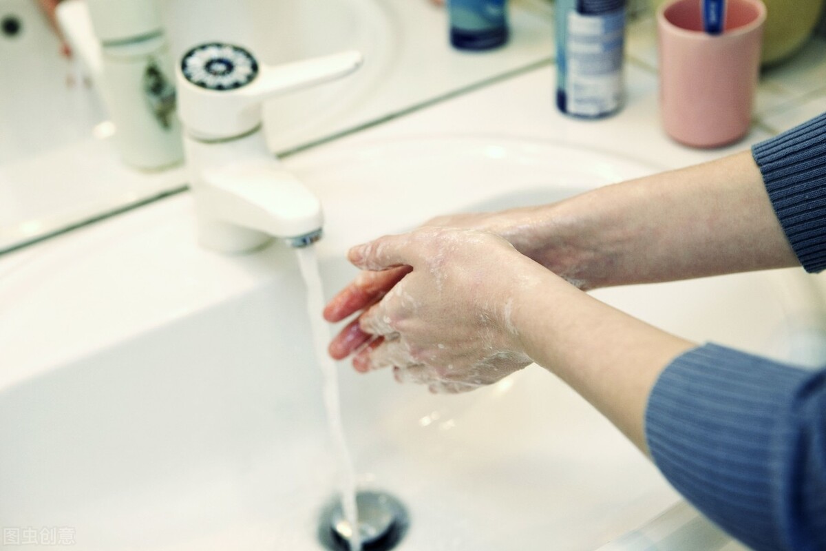 女性外阴瘙痒是怎么回事？4个原因先了解，别不好意思