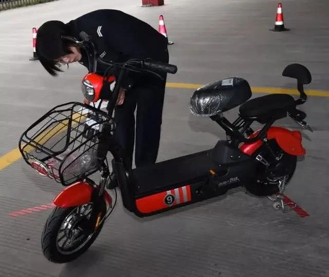 电动车电池忽然亏电是怎么回事,电动车用久了电池怎么保养