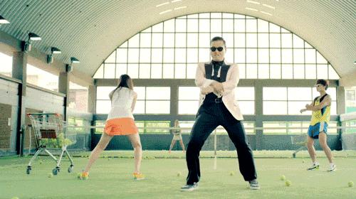 刷屏时尚界的“坎普风”，居然能摧毁美利坚？