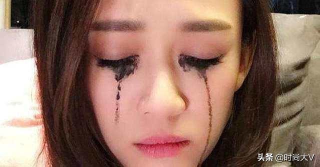 为什么眼妆画起来特别显黑,为什么眼妆上面容易卡