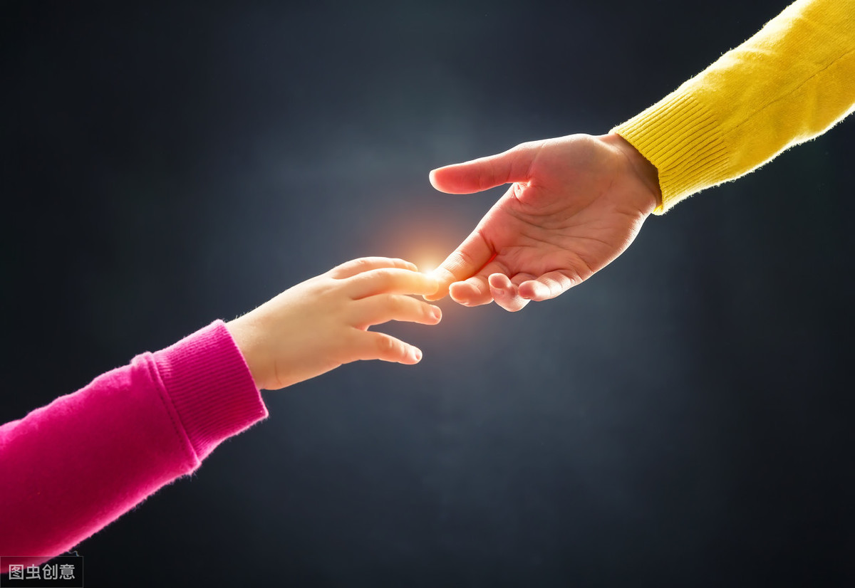 父母干涉恋爱产生逆反心理,父母过多干涉我的恋爱