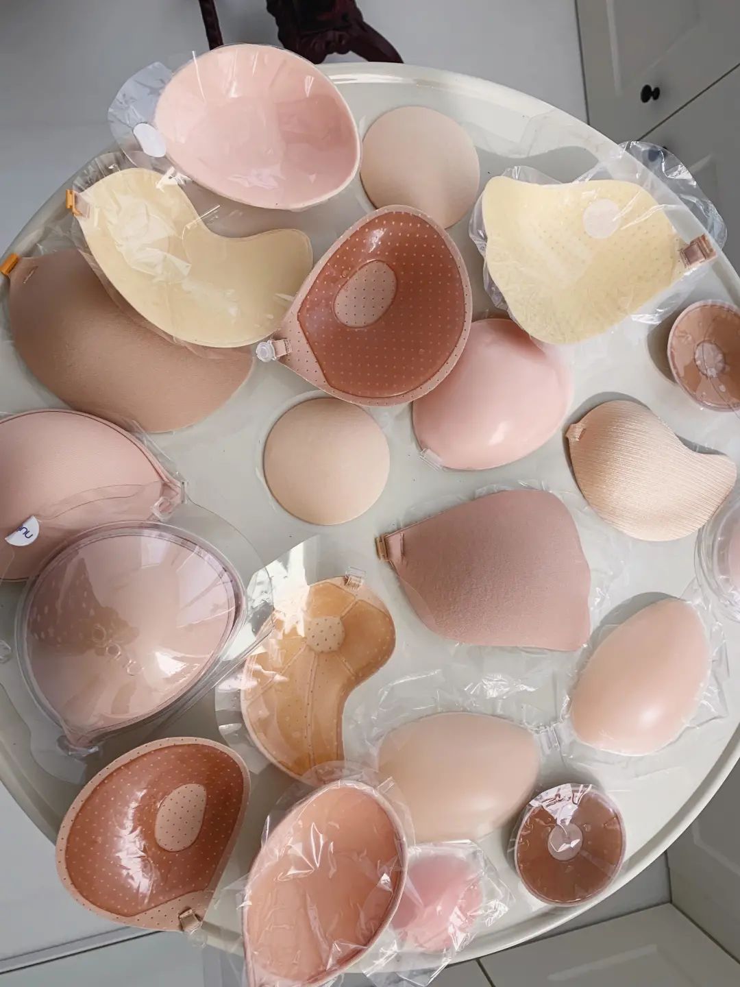 不穿文胸戴胸贴？女博士一年卖出五万对，男女老少都爱用