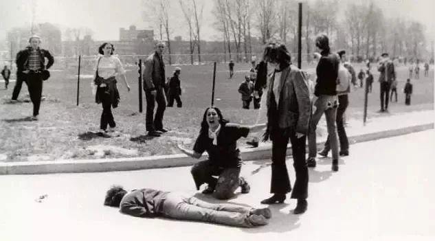 为消灭一名越南*击狙**手，美军动用整个炮兵团狂轰滥炸了一整晚