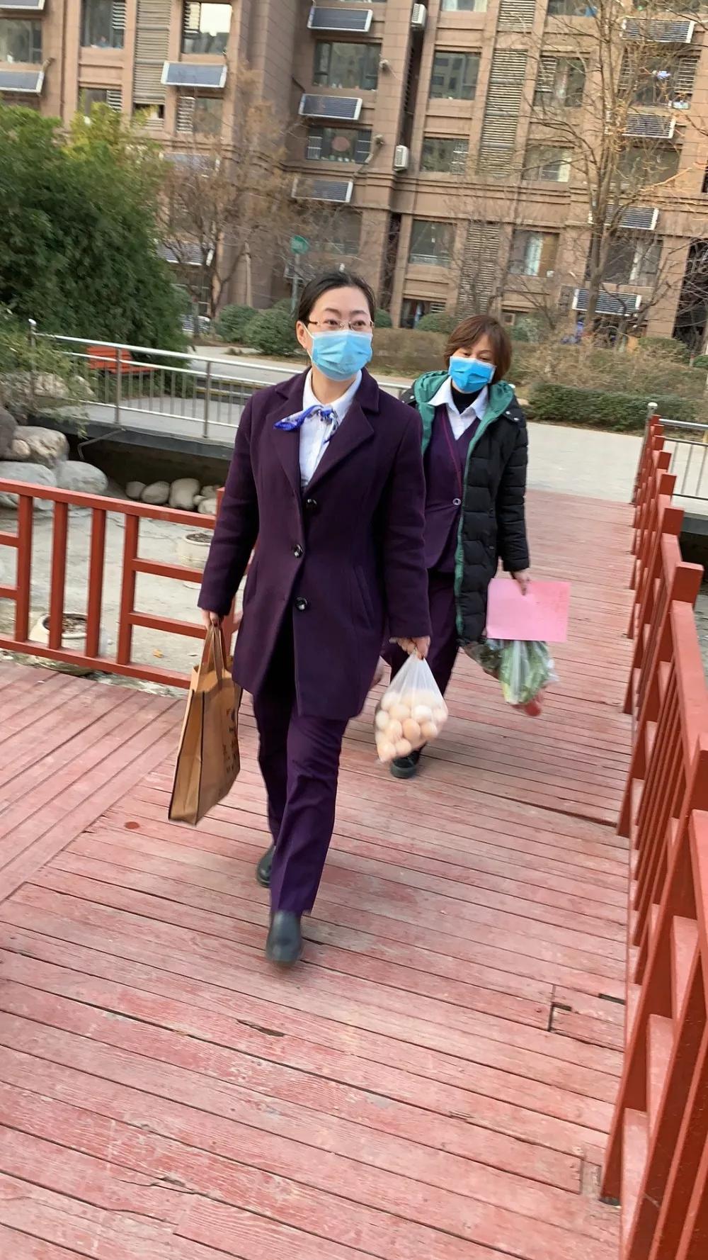 疫情无情人有情爱心蔬菜送一线,疫情无情民生有爱送菜到家暖人心