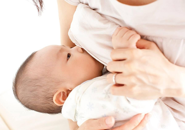 产后不喂奶奶水多久会自动没有了,产后40多天没奶了怎么追奶