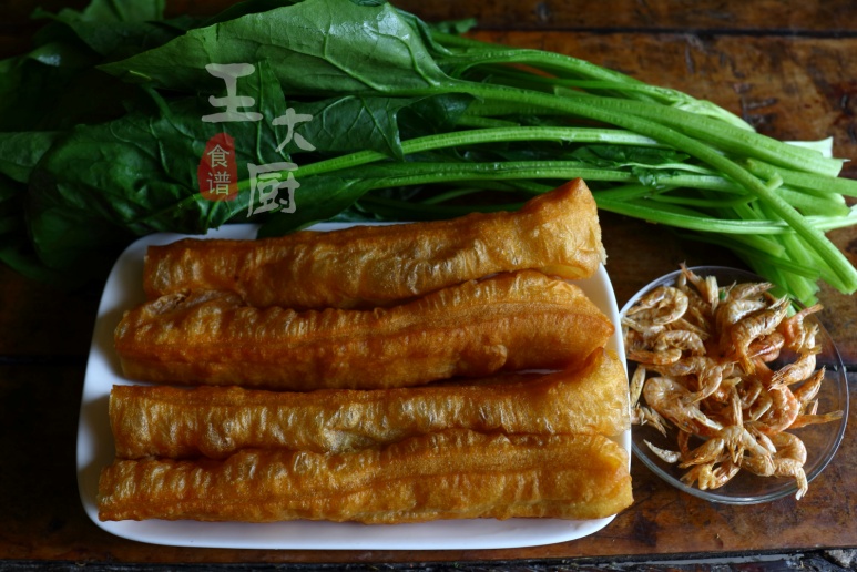 油条这样做好吃不腻让你天天想吃,家庭版油条简单的食材