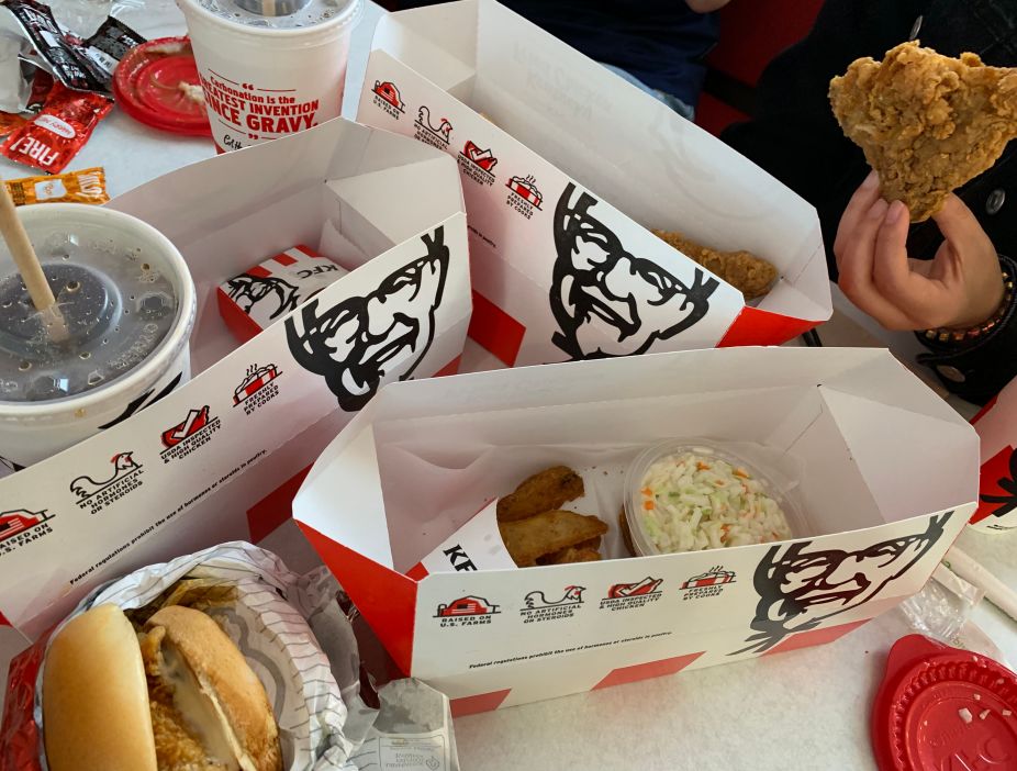 我花三块钱买了朋友圈人设服务，然后我的人设崩了