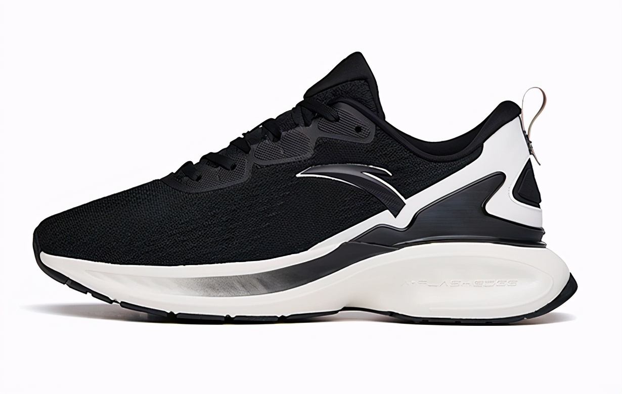 亚瑟士10公里跑鞋推荐,10公里左右耐克跑鞋推荐